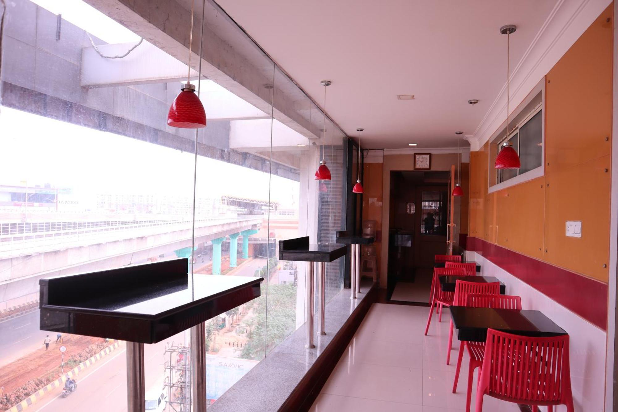 Sri Sai Ram Suites Bangalore Exterior foto