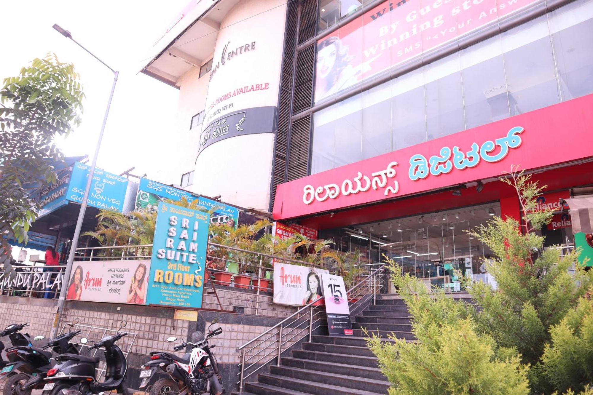 Sri Sai Ram Suites Bangalore Exterior foto