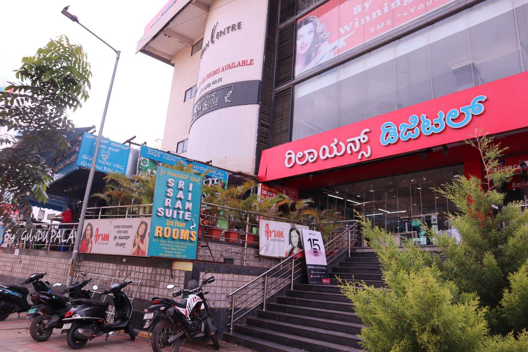 Sri Sai Ram Suites Bangalore Exterior foto