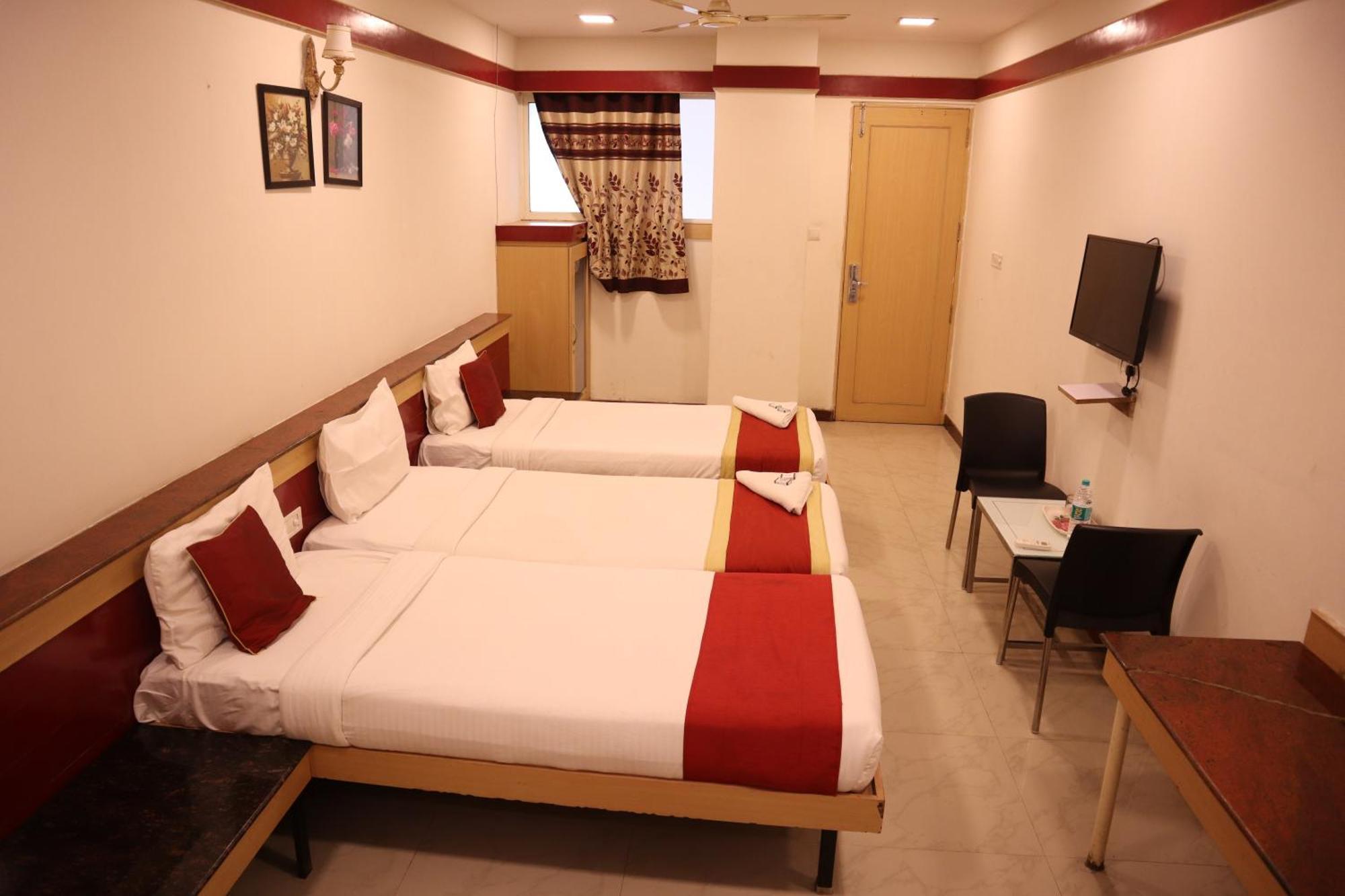 Sri Sai Ram Suites Bangalore Exterior foto