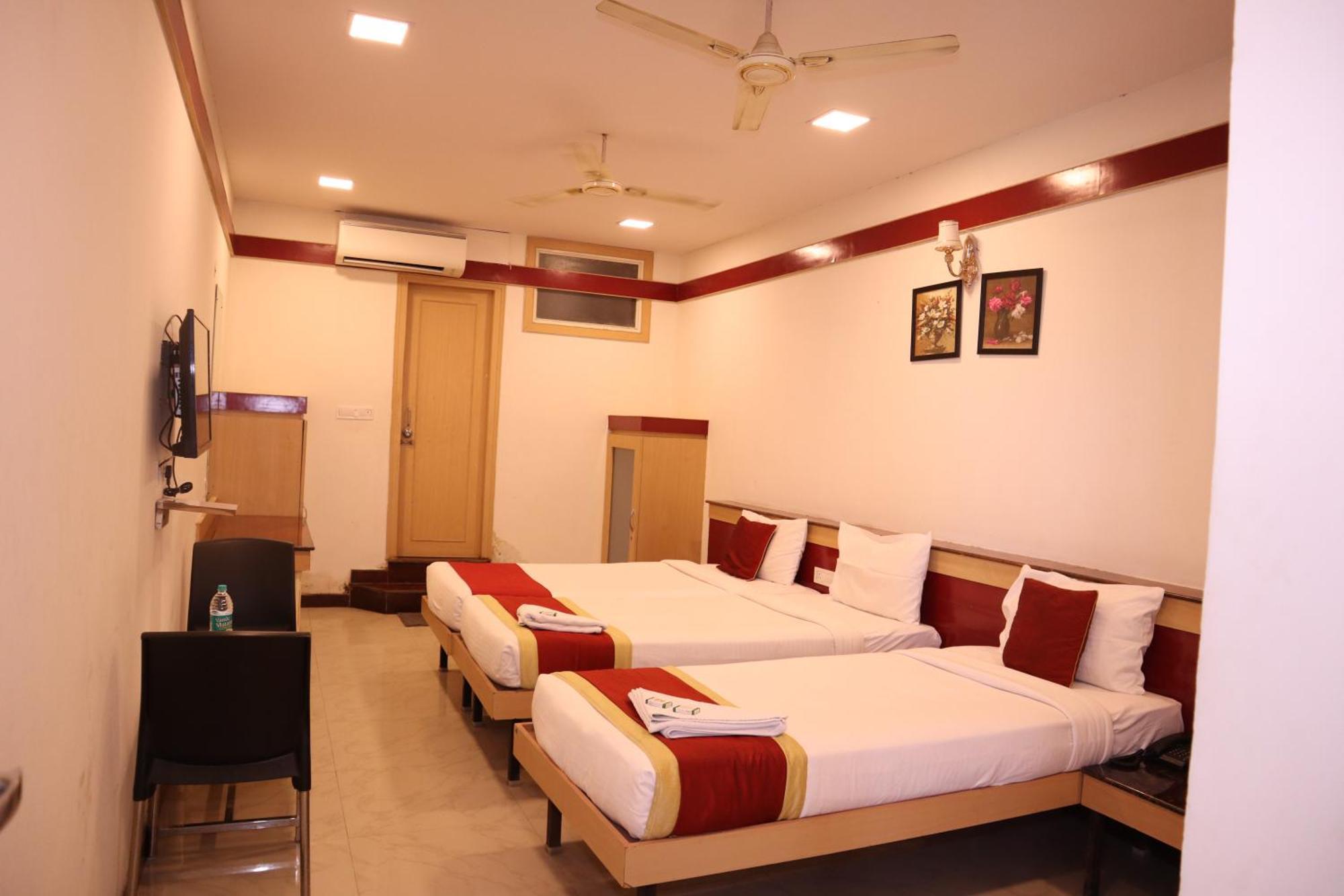 Sri Sai Ram Suites Bangalore Exterior foto
