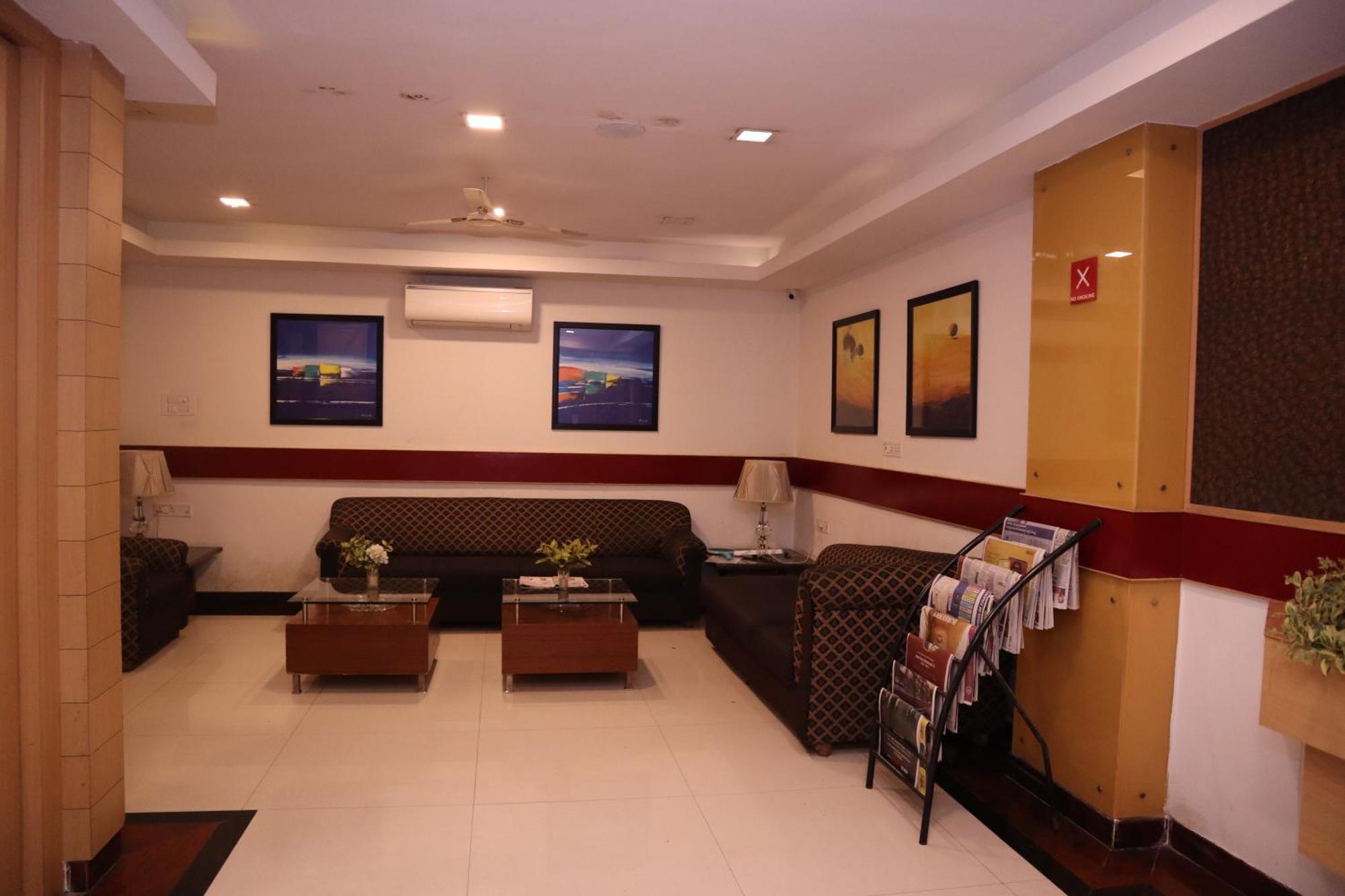Sri Sai Ram Suites Bangalore Exterior foto