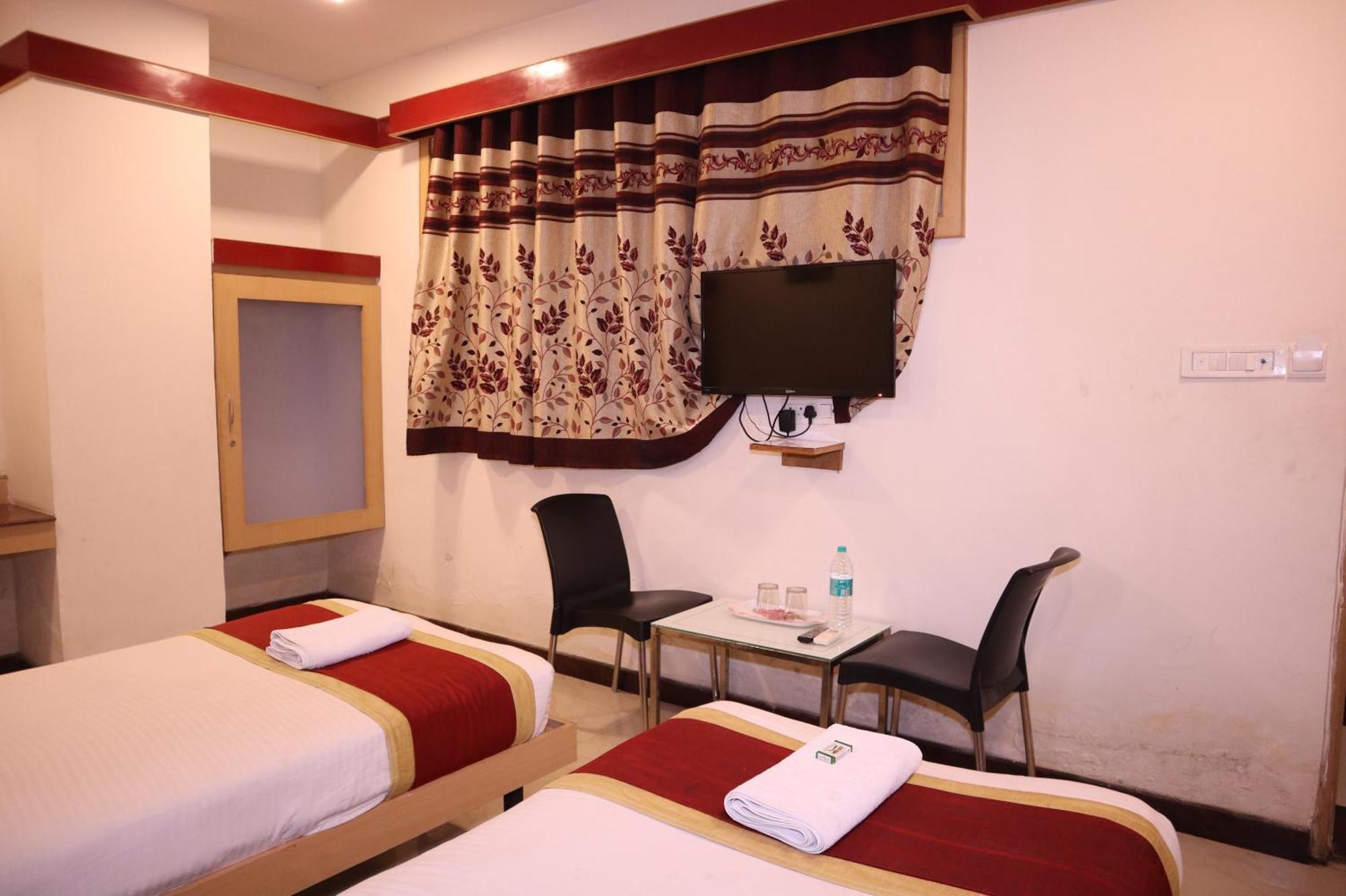 Sri Sai Ram Suites Bangalore Exterior foto
