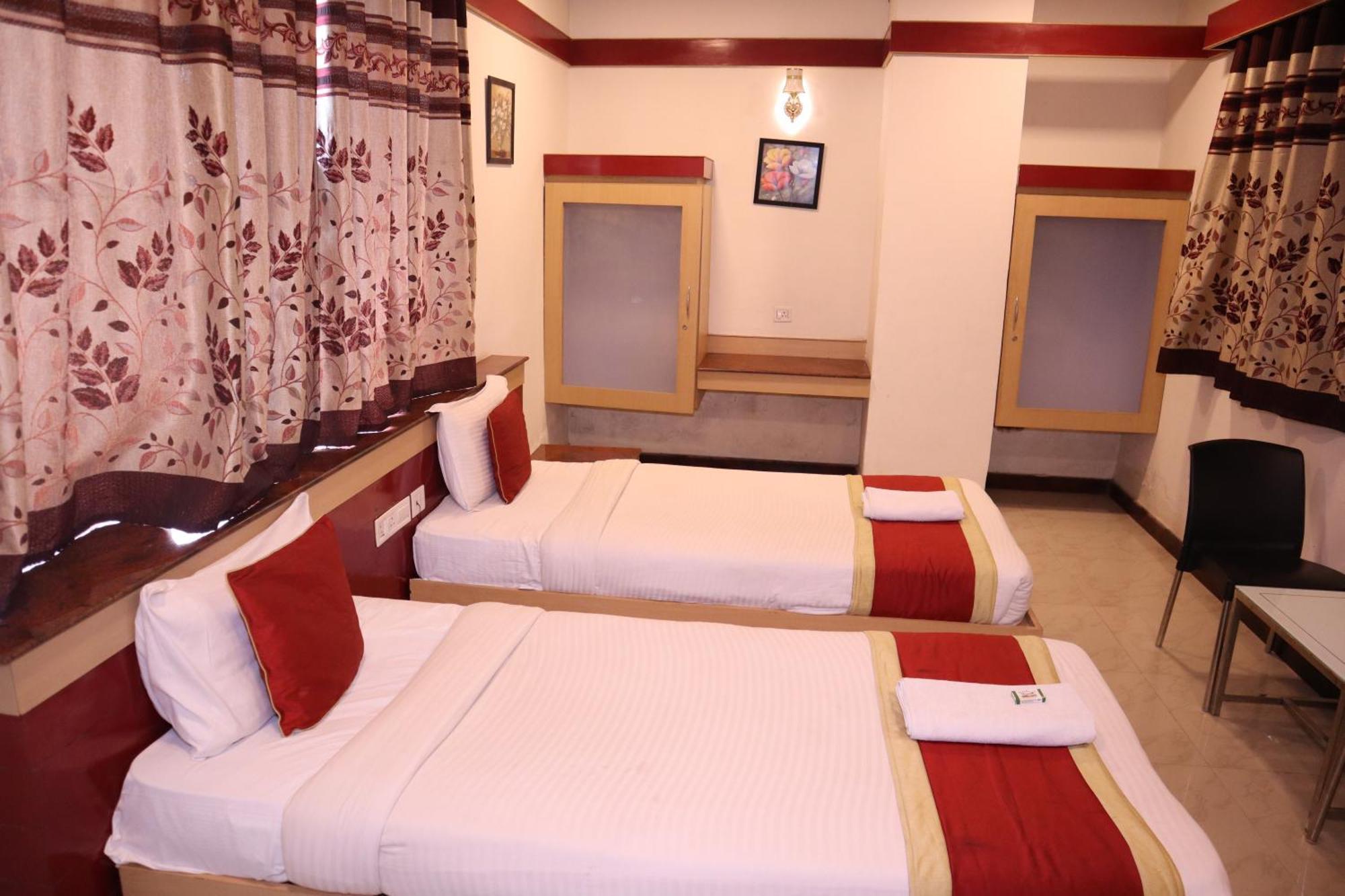Sri Sai Ram Suites Bangalore Exterior foto