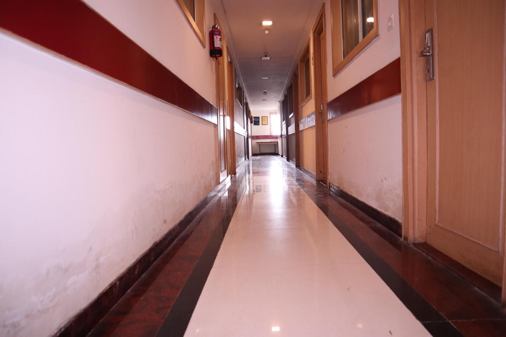 Sri Sai Ram Suites Bangalore Exterior foto